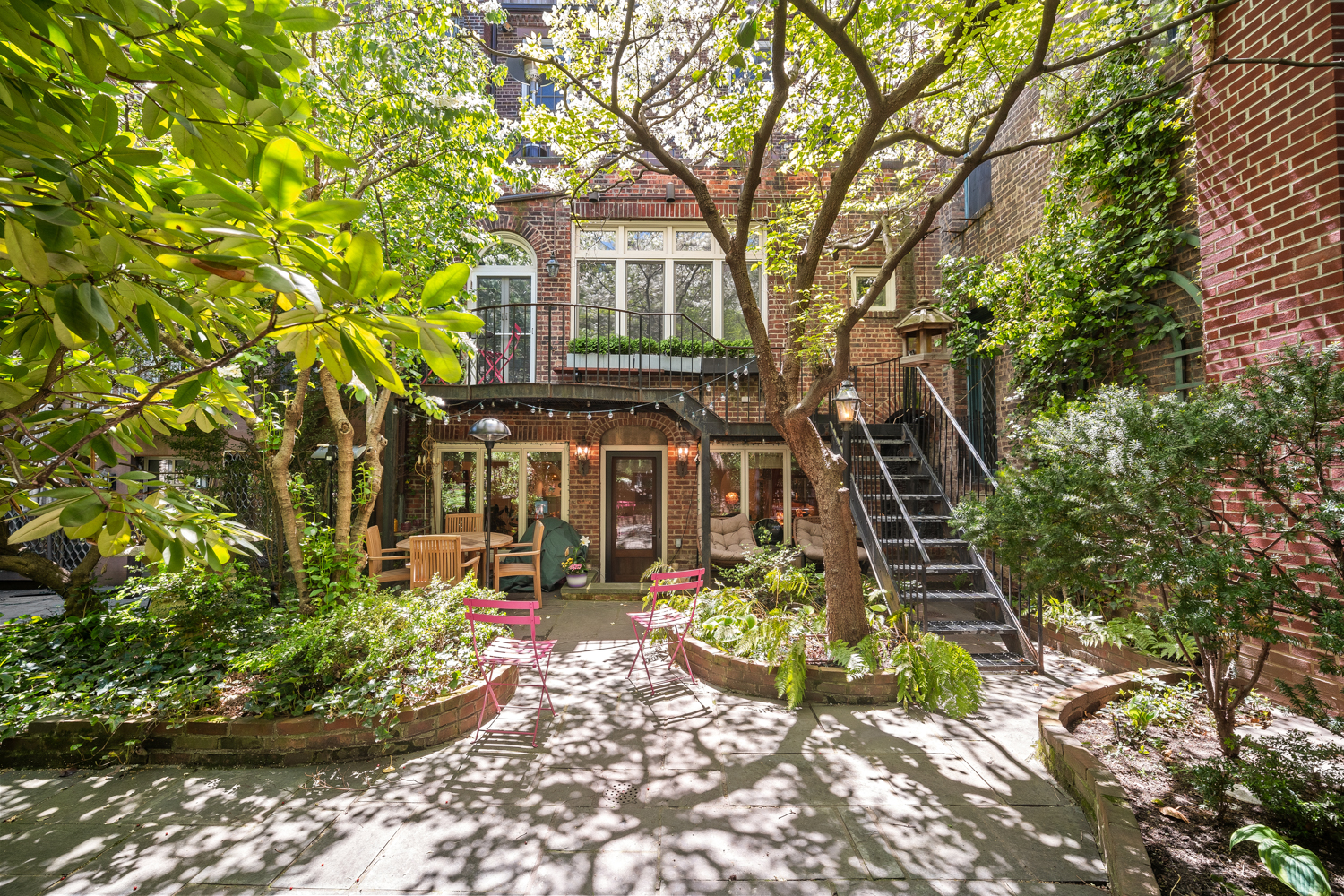 Hirsch28PerrySt